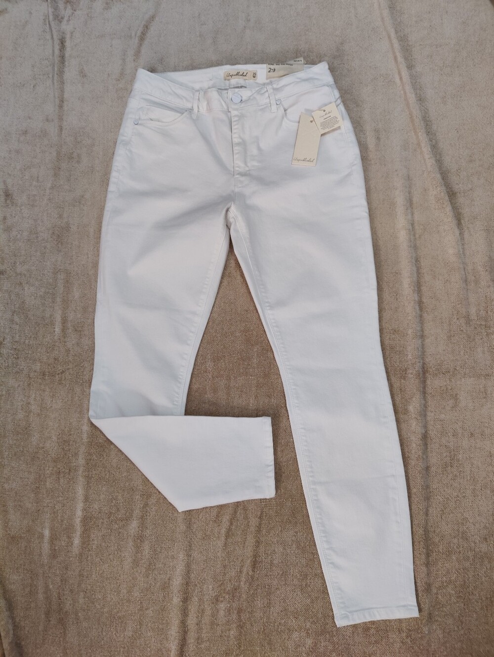 New Unpublished Kora Mid Rise Skinny White Jeans, Size 29